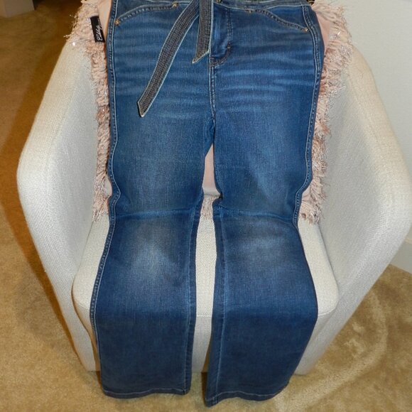 White House Black Market Everyday Soft EHR Belted Skinny Flare Jeans Size 2 - Picture 2 of 11